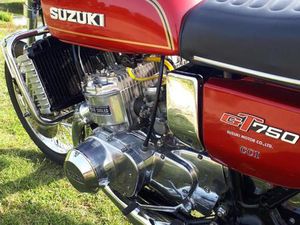 1975 SUZUKI GT 750 A VENDRE