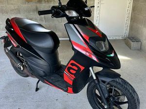 SCOOTER 50CM2 APRILIA