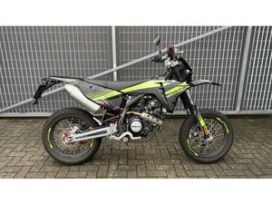 VENDO FANTIC MOTOR XMF 125 MOTARD PERFORMANCE 4T (2023 - 24) USATA A VIGEVANO (CODICE 9855632) - MOTO.IT