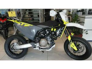 VENDO HUSQVARNA 701 SUPERMOTO (2023 - 25) USATA A NICHELINO (CODICE 9855637) - MOTO.IT