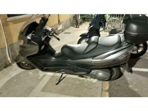 VENDO SUZUKI BURGMAN AN 400 ABS (2010 - 13) USATA A MILANO (CODICE 9855657) - MOTO.IT