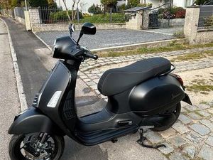 VESPA GTS SUPER SPORT 300