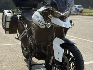 TRIUMPH TIGER 900 GT