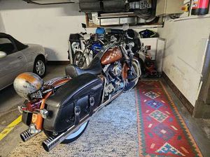 HARLEY-DAVIDSON ROAD KING