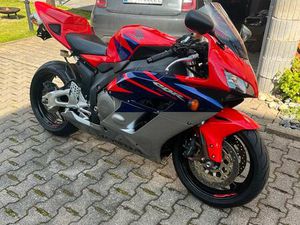 HONDA CBR 1000RR SC57 SEHR SCHÖNER ZUSTAND! FIREBLADE