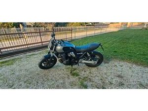 SUZUKI GSX 750 - 2001