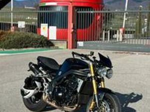 TRIUMPH SPEED TRIPLE 1050