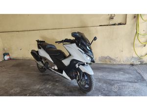 SCOOTER KYMCO 550 DEL 2021