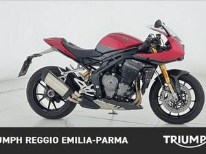 TRIUMPH SPEED TRIPLE 1200 RS