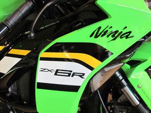 KAWASAKI NINJA ZX6R