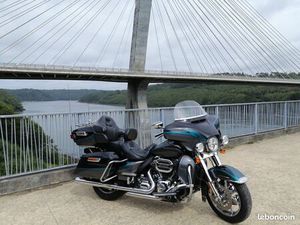 VENDS MOTO HARLEY DAVIDSON CVO 2015