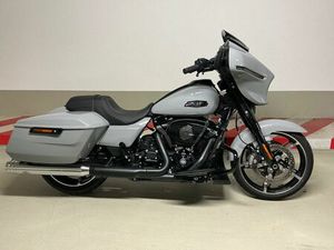 HARLEY-DAVIDSON FLHX STREET GLIDE