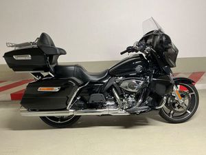HARLEY-DAVIDSON FLHXU STREET GLIDE ULTRA