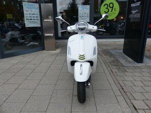VESPA GTS SUPERTECH 125 E5+ 4 JAHRE GARANTIE