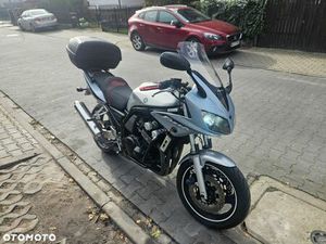 YAMAHA FZS