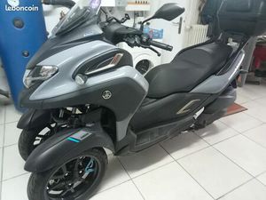 YAMAHA TRICITY 300