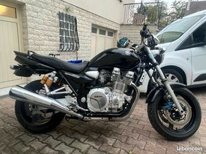 YAMAHA 1300 XJR