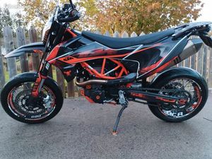 KTM 690 SMC-R