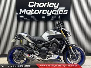 2018 YAMAHA MT09SP NAKED SPORT AKRAPOVIC EXHAUST LOADS OF UPGRADES