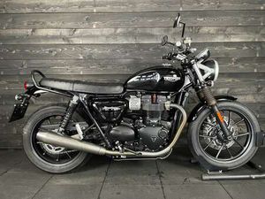 TRIUMPH STREET TWIN 900 ABS ZWART