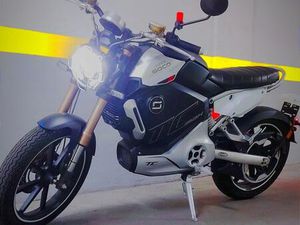 SUPER SOCO TC MAX + TROTINETE ELÉTRICA PÓVOA DE SANTA IRIA E FORTE DA CASA