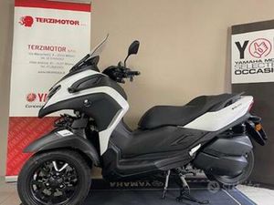 YAMAHA TRICITY 300