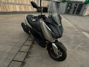 YAMAHA X-MAX 400