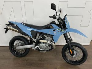 SUZUKI DR-Z4SM FIRST EDITION!