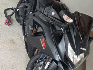 SUZUKI GSXR 750 K9