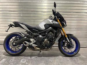 YAMAHA MT-09 SP RN43, VIEL ZUBEHÖR
