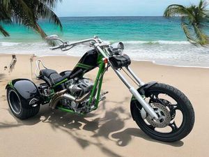 AMERICAN IRONHORSE TRIKE LANGGABLER AB 200,-/MON. 1820 CCM 120PS