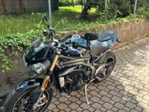 TRIUMPH SPEED TRIPLE