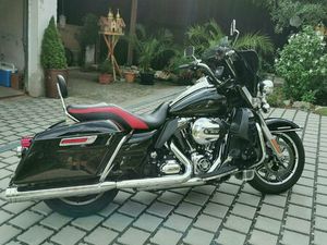 HARLEY-DAVIDSON ROAD KING POLICE FLHP