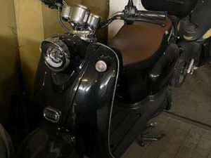 VERKAUFE ELEKTRO ROLLER NOVA NUR 7KM GEFAHREN BATTARIE NEU