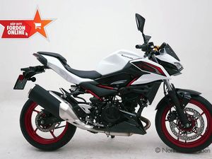 KAWASAKI Z500 SE SPORT • 2026