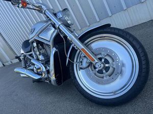 HARLEY-DAVIDSON V-ROD VRSCB TWO-TONE (SILBER/SCHWARZ)