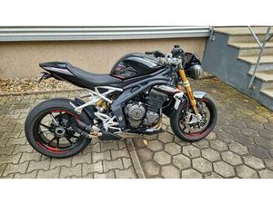 TRIUMPH SPEED TRIPLE 1200 RS