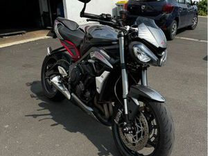 STREET TRIPLE 765 RS
