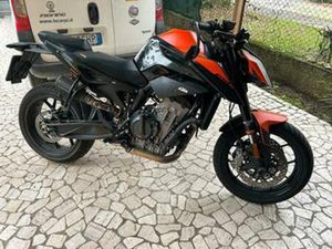 KTM DUKE 890