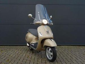 VESPA GTS 300 ABS MOTORSCOOTER 300CC GTS 300 — MOTOREN | PIAGGIO — MARKTPLAATS