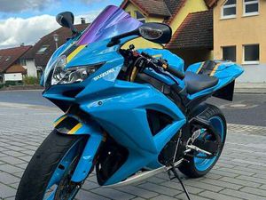 SUZUKI GSX-R 750