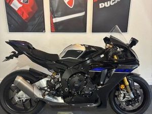 YAMAHA R1 M