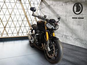 TRIUMPH SPEED TRIPLE 1200 RS
