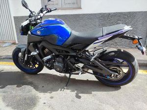 YAMAHA - MT 09