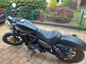 HARLEY-DAVIDSON IRON 883