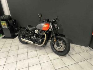 TRIUMPH BONNEVILLE BOBBER *TOP-ZUSTAND-WENIG KILOMETER*