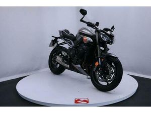 TRIUMPH STREET TRIPLE RS 4 JAHRE GARANTIE