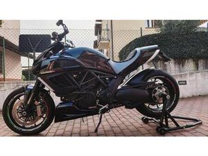 VENDO DUCATI DIAVEL 1200 CARBON (2010 - 13) USATA A CARNAGO (CODICE 9858665) - MOTO.IT