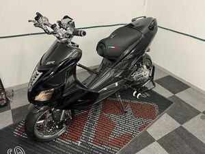 APRILIA SR50R CUSTOM ROLLER VOLL CARBON NEU / NO AEROX ROLLER