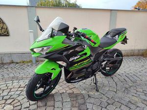 KAWASAKI NINJA 400 KRT EDITION